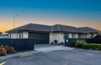 10 Carmello Grove, Richmond