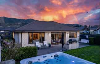 10 Carmello Grove, Richmond