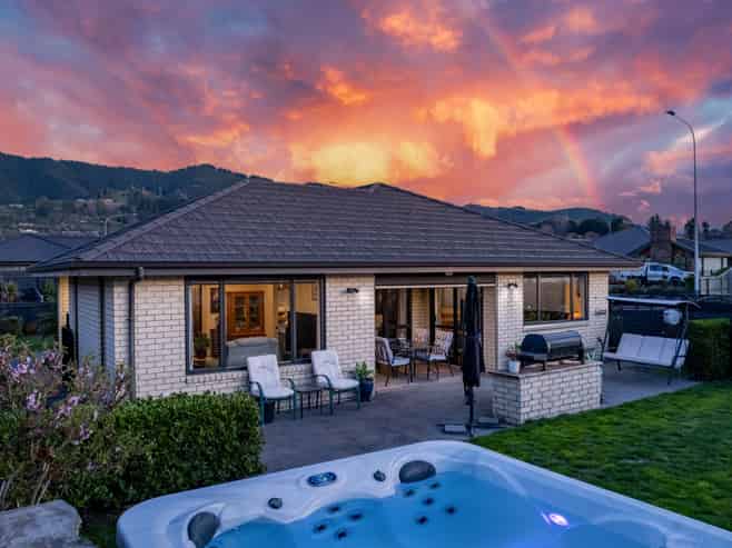 10 Carmello Grove, Richmond