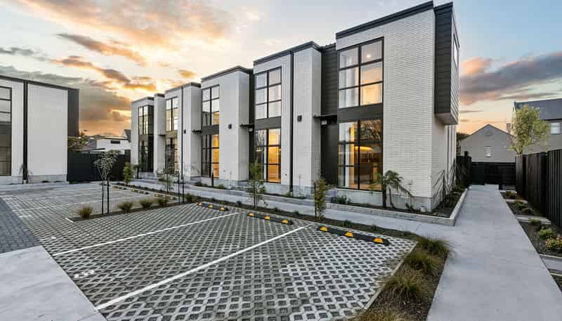 8/25 Matai Street West, Riccarton