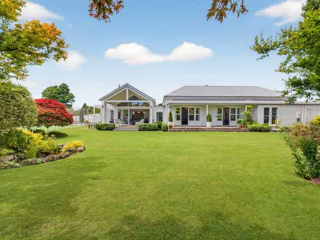 27 Neeve Road, Taradale