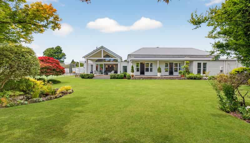 27 Neeve Road, Taradale