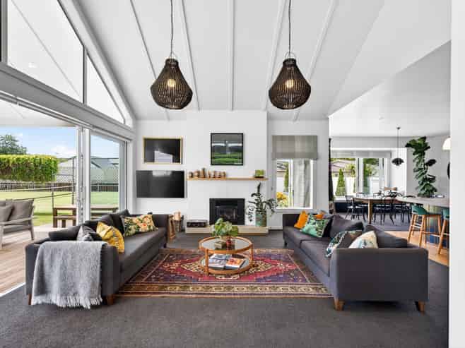 27 Neeve Road, Taradale