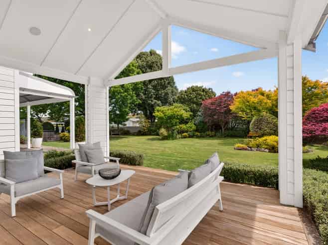 27 Neeve Road, Taradale