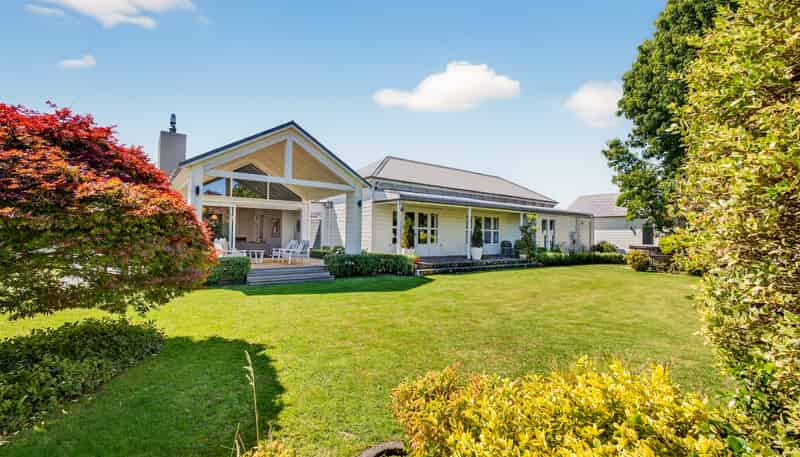 27 Neeve Road, Taradale