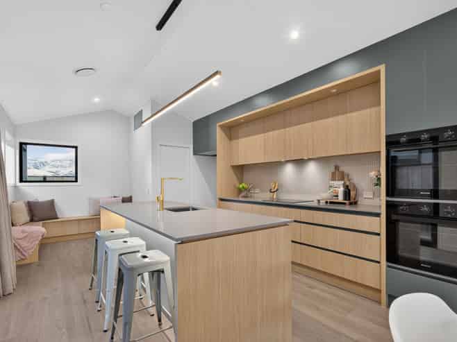8 Sandstorm Way, CROMWELL