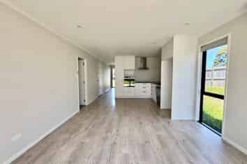 33 Redhills Road, Massey