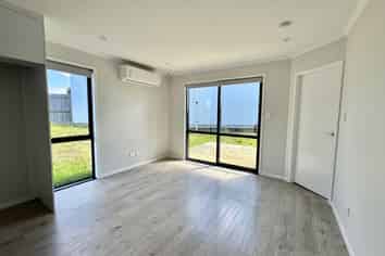 33 Redhills Road, Massey