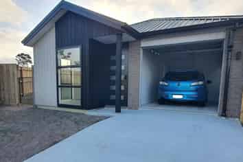 33 Redhills Road, Massey