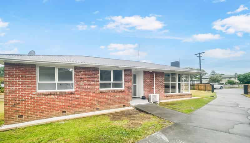 10 Leonard Place, Otara