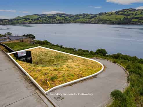 8 Camden Grove, Maia