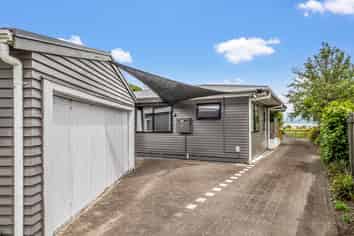 9 Cooper Avenue, Holdens Bay