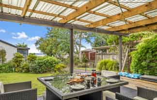 9 Cooper Avenue, Holdens Bay