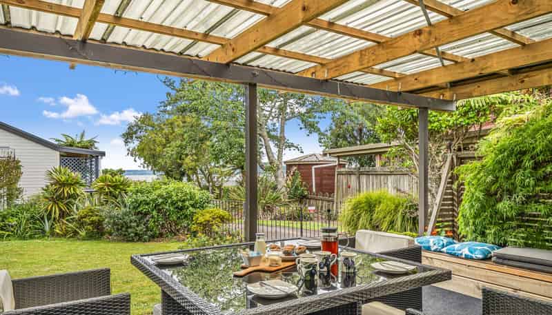 9 Cooper Avenue, Holdens Bay