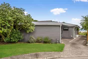 9 Cooper Avenue, Holdens Bay