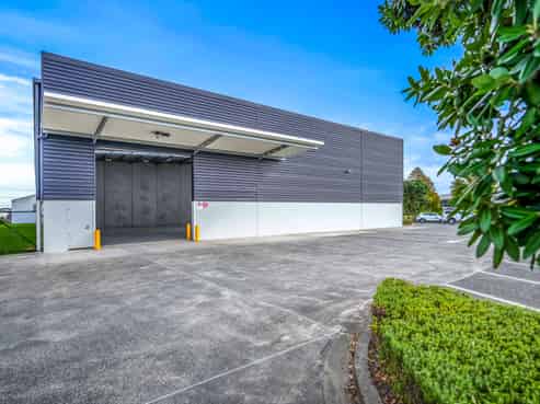818sqm High-Quality Industrial Unit - Highbrook