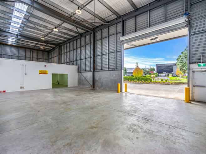 818sqm High-Quality Industrial Unit - Highbrook