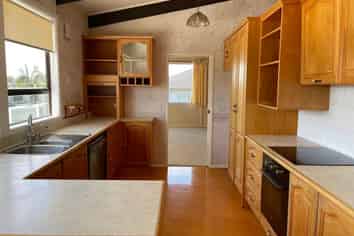 17 Waller Avenue, Bucklands Beach