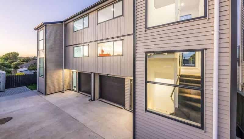 31D Waddell Avenue, Point England