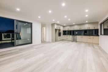 31D Waddell Avenue, Point England