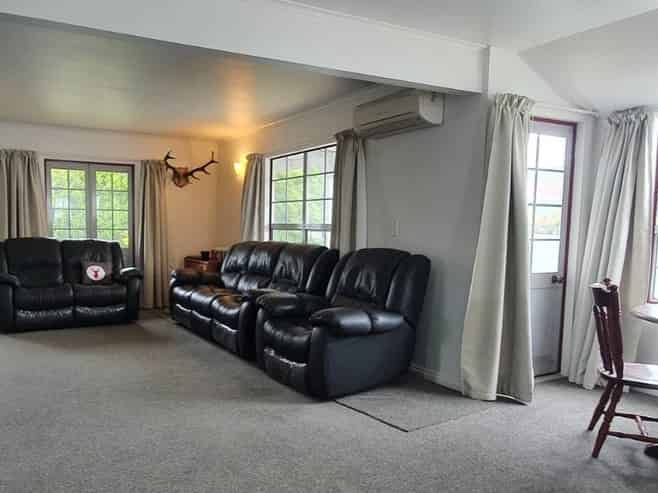 113 Fitzherbert Street, Featherston