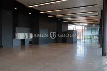 STUNNING DOMINION ROAD - 14 PARKS INCLUDED