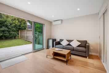 1/9a Schopolo Place, Albany