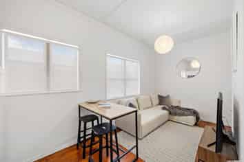 2/4 Rawene Avenue, Westmere