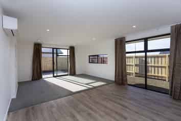 42 Chambers Avenue , Woodend