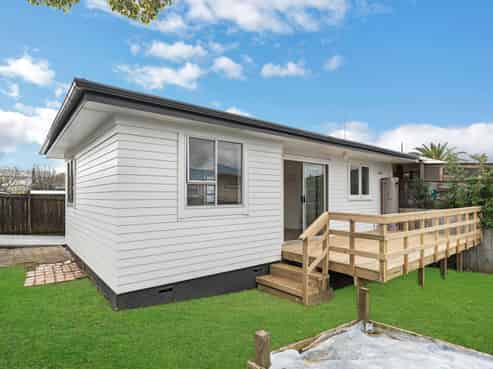 2/34 Plumley Crescent, Mangere