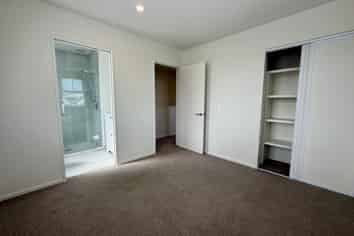 3/63 Hills Road, Edgeware