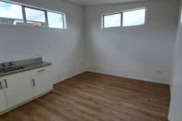 Immaculate 468sqm Workshop / Warehouse 