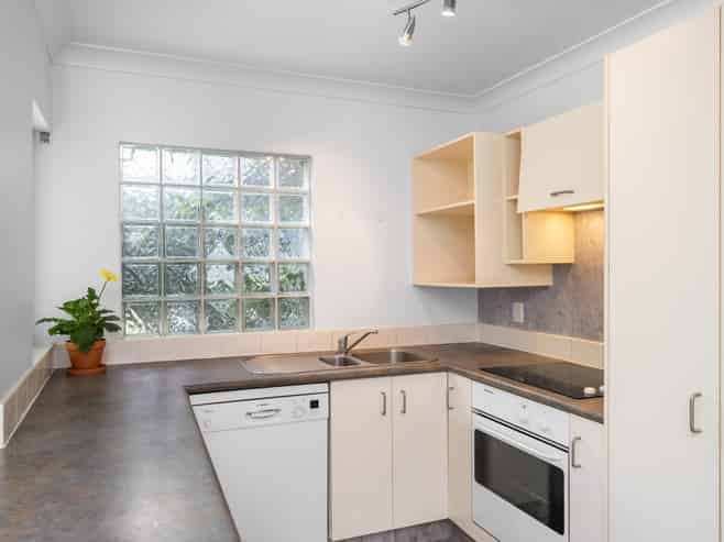 6/7 Robins Road, Judea