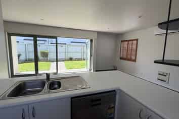 2/19 Hills Road, Edgeware