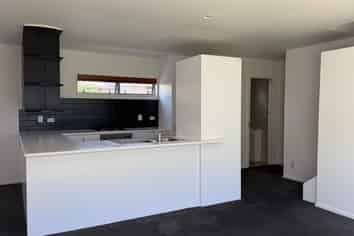 2/19 Hills Road, Edgeware