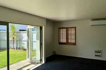 2/19 Hills Road, Edgeware