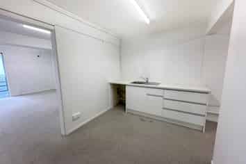 RETAIL/OFFICE BENEATH SAILS RESTAURANT
