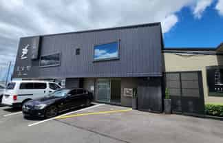 RETAIL/OFFICE BENEATH SAILS RESTAURANT
