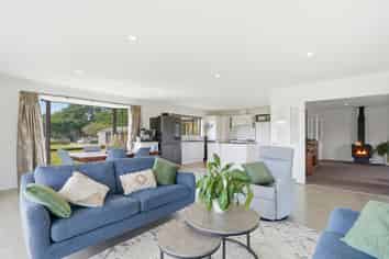 106 Davis Road, Cust