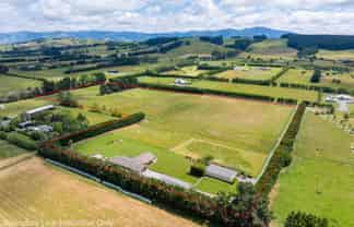 106 Davis Road, Cust