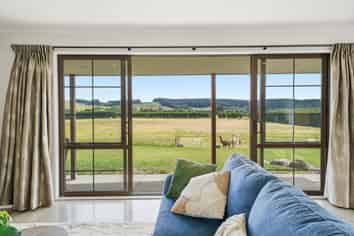 106 Davis Road, Cust