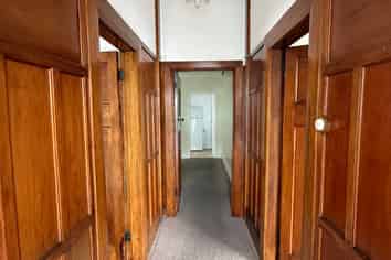 1/8 Rixon Grove, Mount Victoria