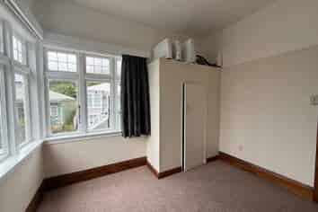 1/8 Rixon Grove, Mount Victoria