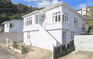 1/8 Rixon Grove, Mount Victoria