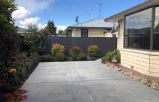 2/287 Cameron Street, Ashburton