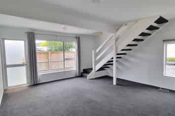 3/21 Islington Street, Trentham