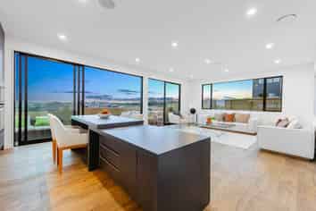 7 Pakirikiri Street, Long Bay