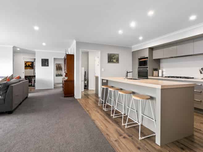 64 Farm Road, Waipukurau