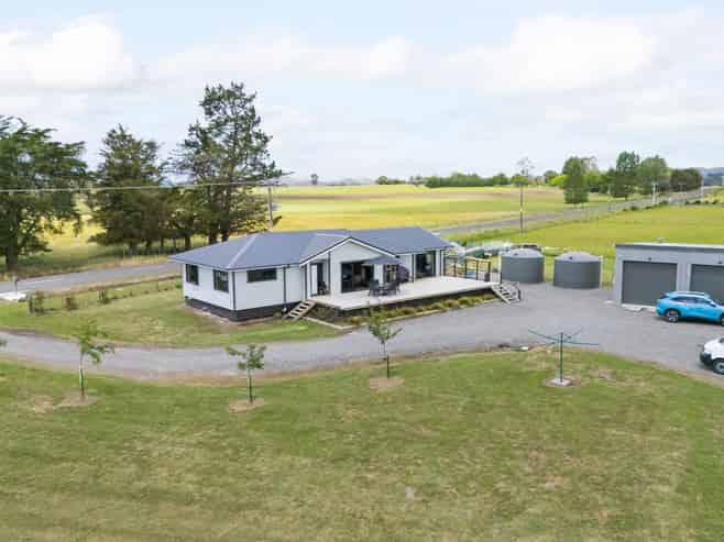 64 Farm Road, Waipukurau