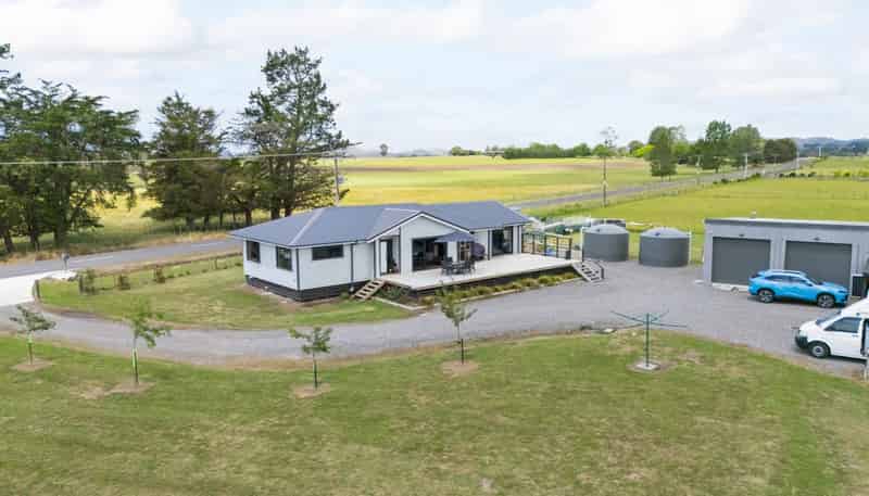 64 Farm Road, Waipukurau